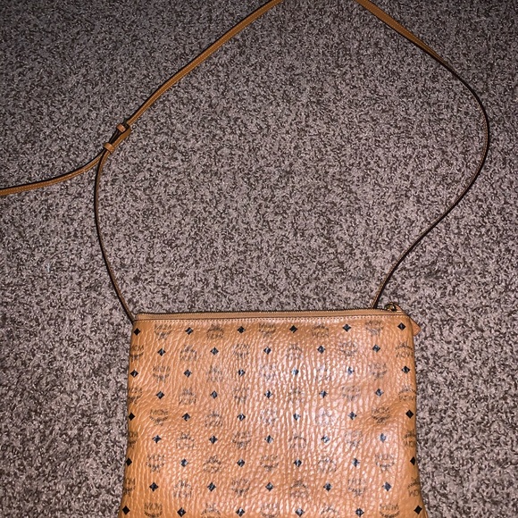 MCM crossbody - Picture 3 of 9
